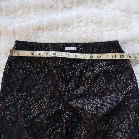 Xhilaration sz 7 floral overlay jeans - Picture 5 of 8